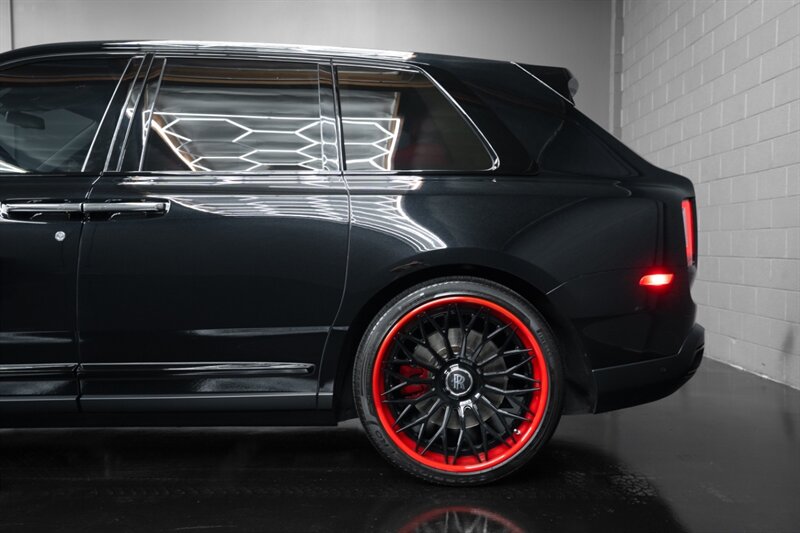 2021 Rolls-Royce Black Badge Cullinan   - Photo 55 - Huntington Beach, CA 92649