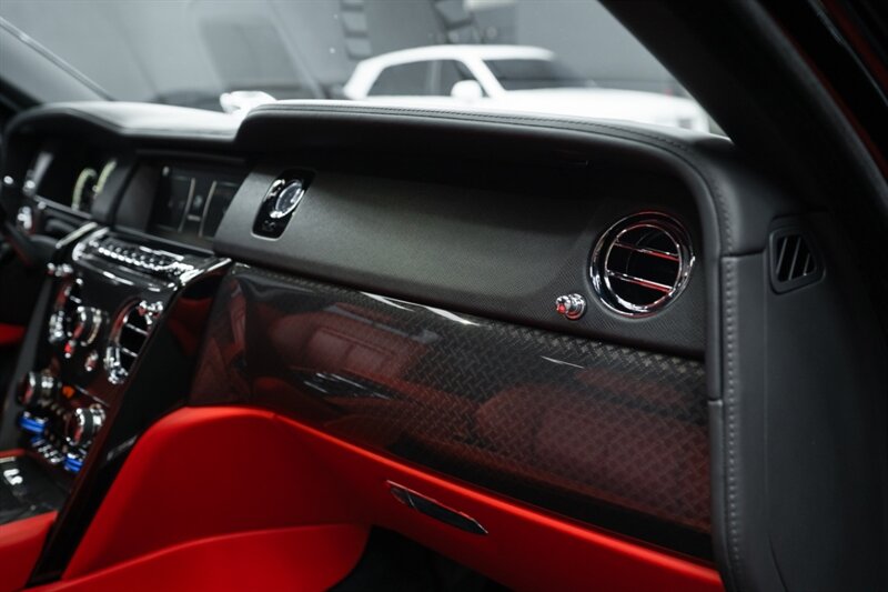 2021 Rolls-Royce Black Badge Cullinan   - Photo 21 - Huntington Beach, CA 92649