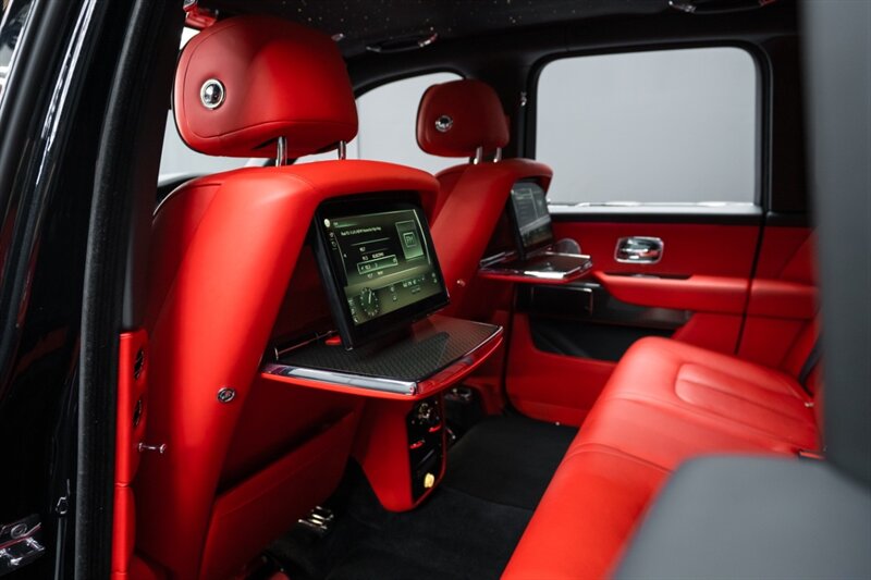 2021 Rolls-Royce Black Badge Cullinan   - Photo 35 - Huntington Beach, CA 92649