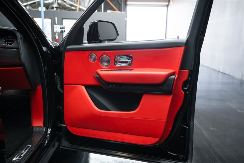 2021 Rolls-Royce Black Badge Cullinan   - Photo 8 - Huntington Beach, CA 92649
