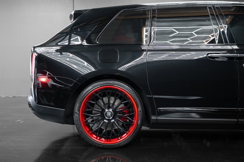 2021 Rolls-Royce Black Badge Cullinan   - Photo 4 - Huntington Beach, CA 92649