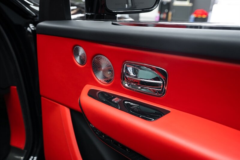 2021 Rolls-Royce Black Badge Cullinan   - Photo 14 - Huntington Beach, CA 92649