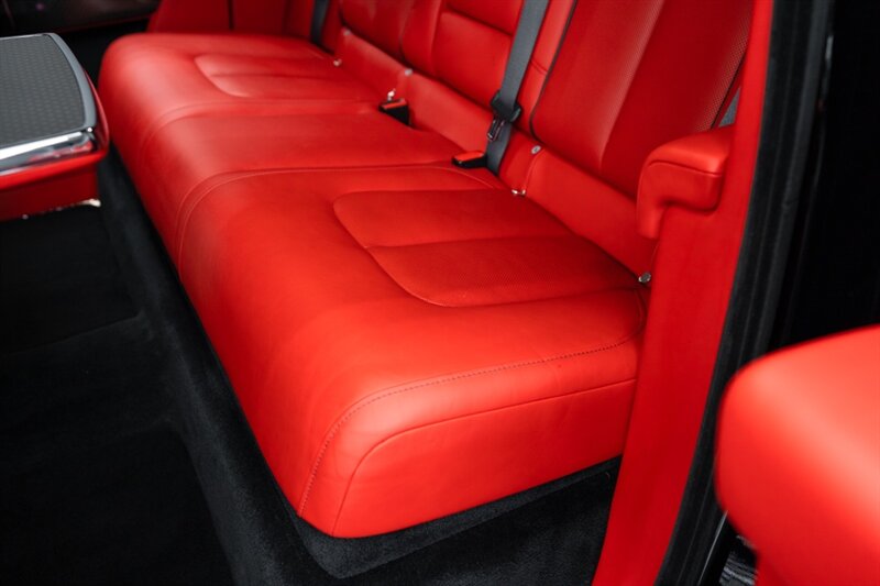 2021 Rolls-Royce Black Badge Cullinan   - Photo 11 - Huntington Beach, CA 92649