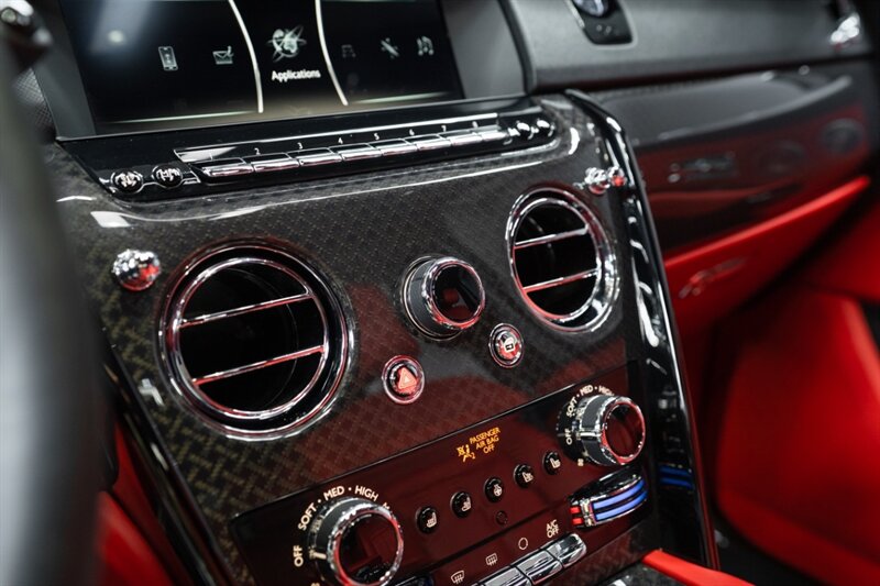 2021 Rolls-Royce Black Badge Cullinan   - Photo 38 - Huntington Beach, CA 92649