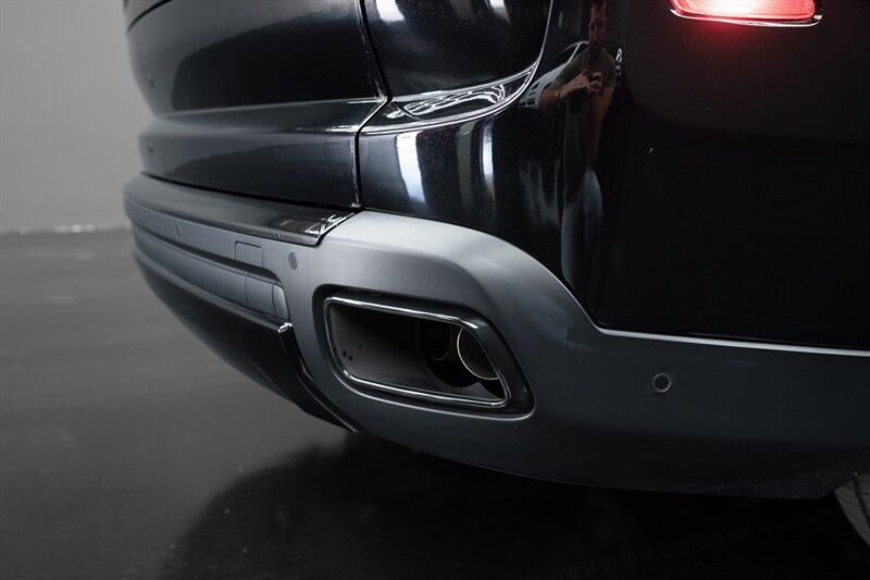 2021 Rolls-Royce Black Badge Cullinan   - Photo 22 - Huntington Beach, CA 92649