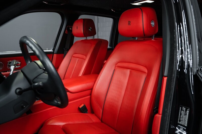 2021 Rolls-Royce Black Badge Cullinan   - Photo 23 - Huntington Beach, CA 92649