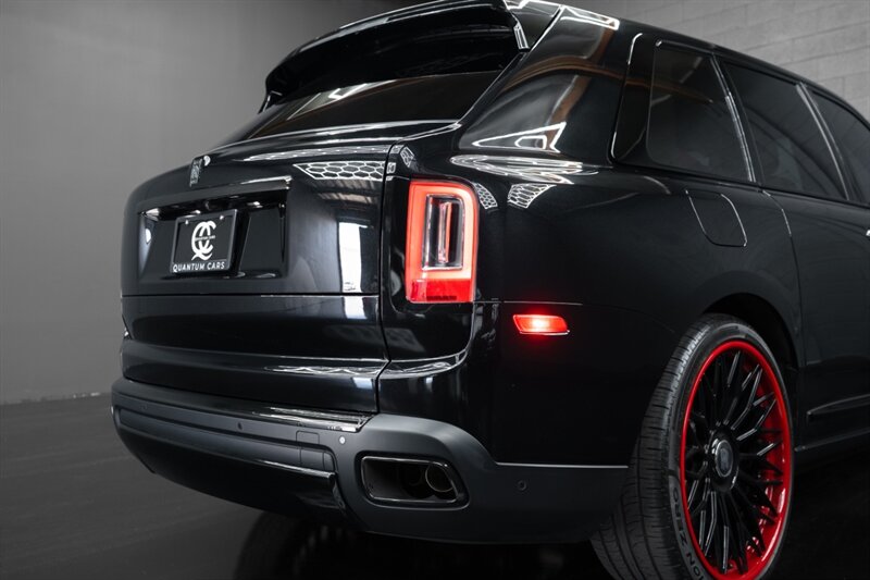 2021 Rolls-Royce Black Badge Cullinan   - Photo 40 - Huntington Beach, CA 92649
