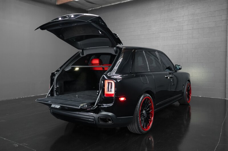 2021 Rolls-Royce Black Badge Cullinan   - Photo 58 - Huntington Beach, CA 92649