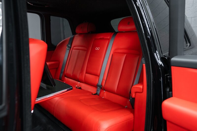 2021 Rolls-Royce Black Badge Cullinan   - Photo 5 - Huntington Beach, CA 92649