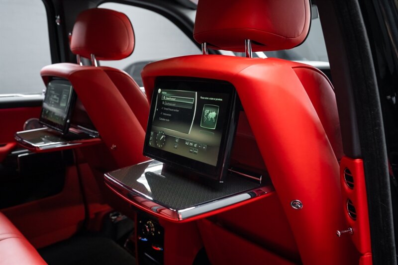 2021 Rolls-Royce Black Badge Cullinan   - Photo 51 - Huntington Beach, CA 92649