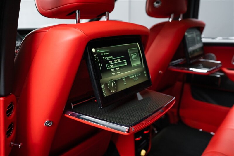 2021 Rolls-Royce Black Badge Cullinan   - Photo 39 - Huntington Beach, CA 92649