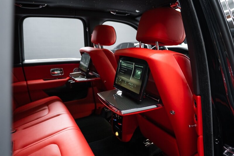 2021 Rolls-Royce Black Badge Cullinan   - Photo 13 - Huntington Beach, CA 92649