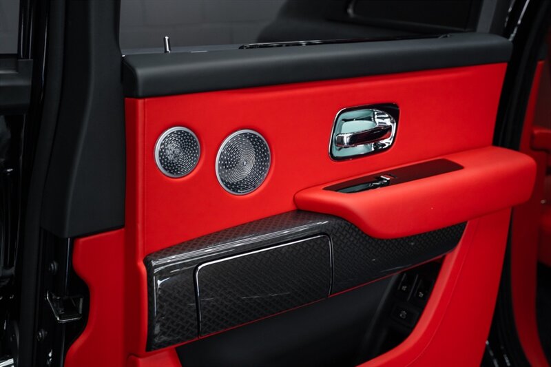 2021 Rolls-Royce Black Badge Cullinan   - Photo 70 - Huntington Beach, CA 92649