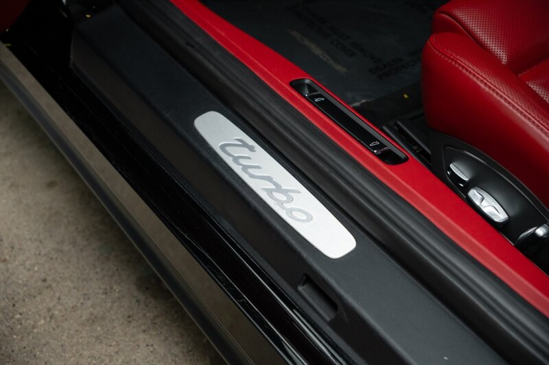 2015 Porsche 911 Turbo - Photo 16 - Huntington Beach, CA 92649