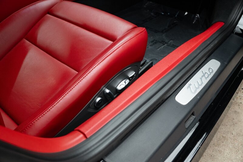 2015 Porsche 911 Turbo - Photo 21 - Huntington Beach, CA 92649