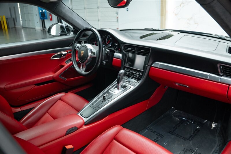2015 Porsche 911 Turbo - Photo 18 - Huntington Beach, CA 92649