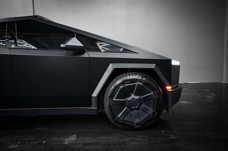 2024 Tesla Cybertruck Cyberbeast - Photo 10 - Huntington Beach, CA 92649