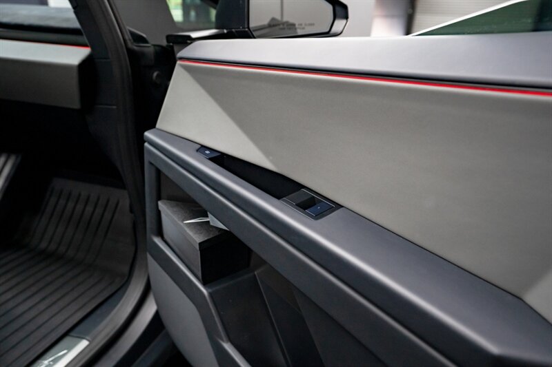 2024 Tesla Cybertruck Cyberbeast - Photo 18 - Huntington Beach, CA 92649