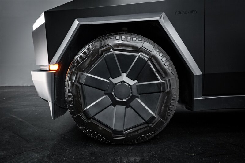 2024 Tesla Cybertruck Cyberbeast - Photo 50 - Huntington Beach, CA 92649