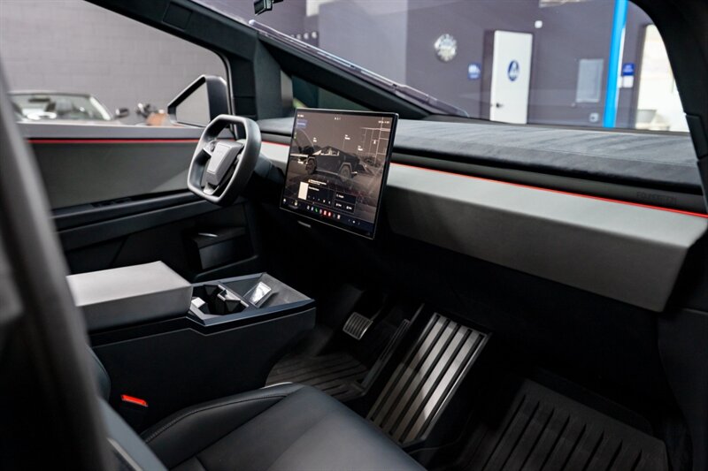 2024 Tesla Cybertruck Cyberbeast - Photo 29 - Huntington Beach, CA 92649