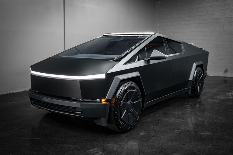 2024 Tesla Cybertruck Cyberbeast