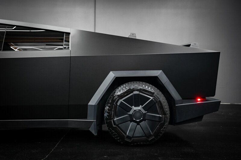 2024 Tesla Cybertruck Cyberbeast - Photo 57 - Huntington Beach, CA 92649