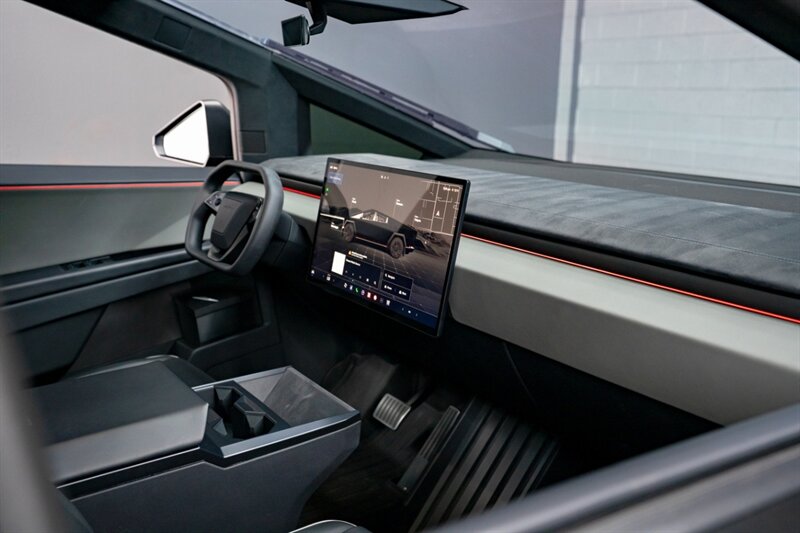 2024 Tesla Cybertruck Cyberbeast - Photo 13 - Huntington Beach, CA 92649