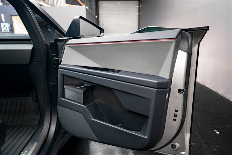 2024 Tesla Cybertruck Cyberbeast - Photo 19 - Huntington Beach, CA 92649