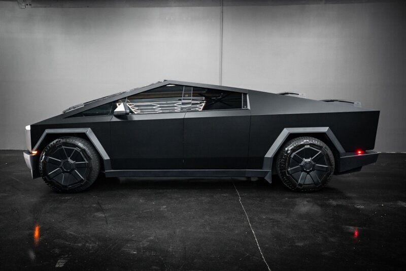 2024 Tesla Cybertruck Cyberbeast - Photo 59 - Huntington Beach, CA 92649