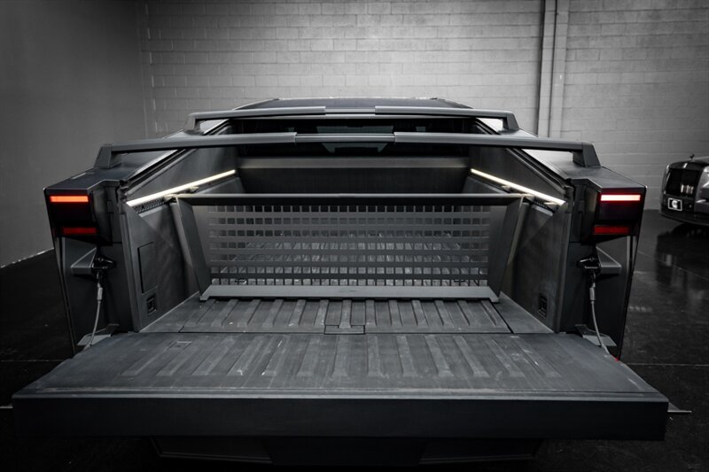 2024 Tesla Cybertruck Cyberbeast - Photo 4 - Huntington Beach, CA 92649