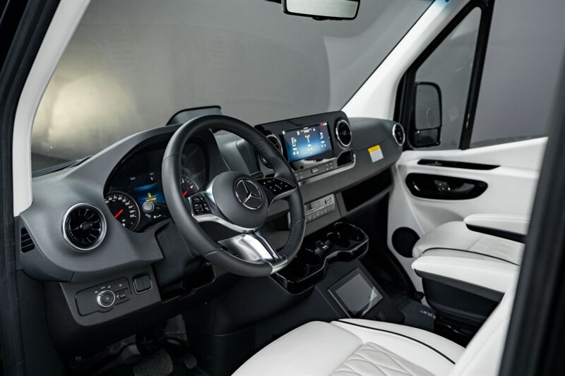 2026 Mercedes-Benz Sprinter 3500 - Photo 15 - Huntington Beach, CA 92649