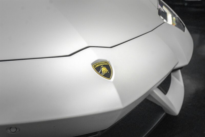2014 Lamborghini Aventador LP 700-4 - Photo 11 - Huntington Beach, CA 92649