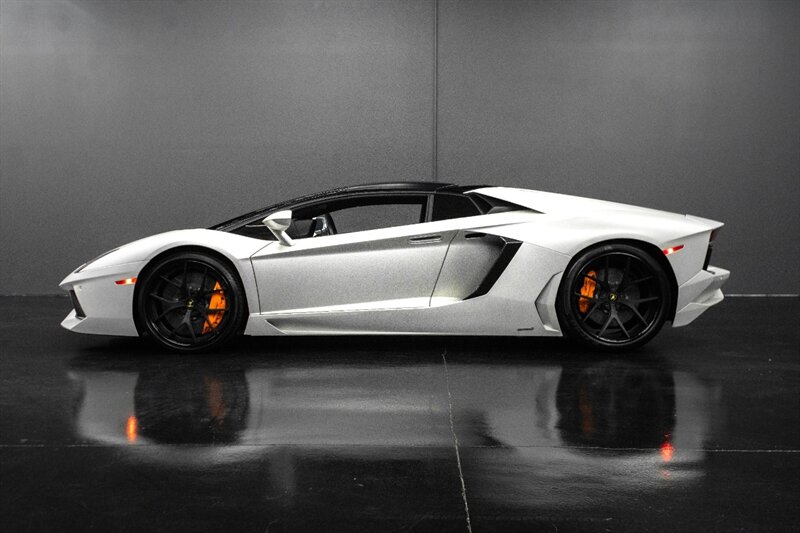 2014 Lamborghini Aventador LP 700-4 - Photo 6 - Huntington Beach, CA 92649
