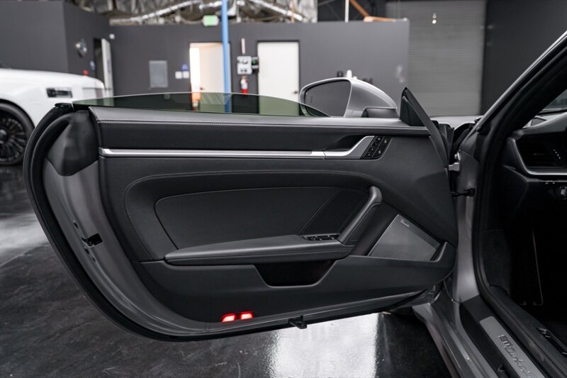 2021 Porsche 911 Turbo S - Photo 19 - Huntington Beach, CA 92649