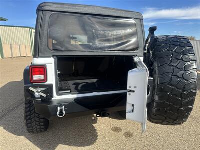 2018 Jeep Wrangler Unlimited Sport   - Photo 7 - Amarillo, TX 79110