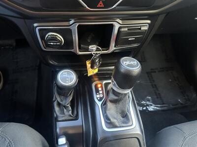 2019 Jeep Wrangler Unlimited Sport   - Photo 16 - Amarillo, TX 79110