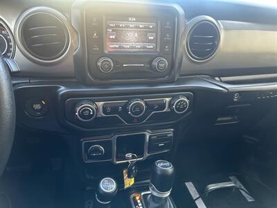 2019 Jeep Wrangler Unlimited Sport   - Photo 15 - Amarillo, TX 79110