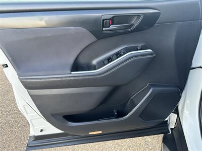 2021 Toyota Highlander Hybrid LE   - Photo 10 - Amarillo, TX 79110