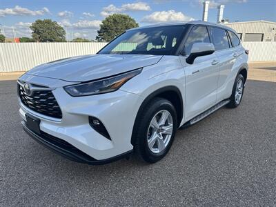 2021 Toyota Highlander Hybrid LE   - Photo 1 - Amarillo, TX 79110
