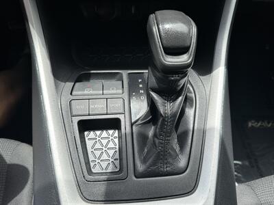 2019 Toyota RAV4 LE   - Photo 15 - Amarillo, TX 79110