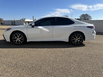 2022 Toyota Camry SE   - Photo 2 - Amarillo, TX 79110