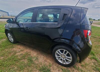 2016 Chevrolet Sonic LT Auto   - Photo 2 - Schulenburg, TX 78956