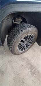 2020 GMC Sierra 1500 AT4   - Photo 3 - Schulenburg, TX 78956