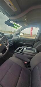 2018 Chevrolet Silverado 1500 LT   - Photo 15 - Schulenburg, TX 78956