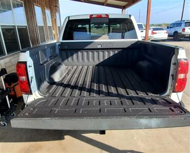 2018 Chevrolet Silverado 1500 LT   - Photo 10 - Schulenburg, TX 78956