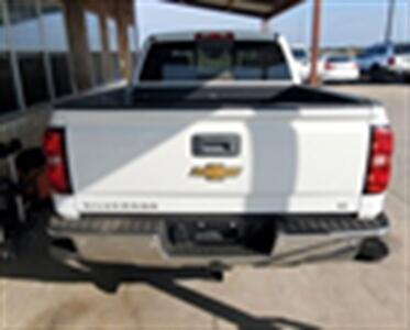2018 Chevrolet Silverado 1500 LT   - Photo 9 - Schulenburg, TX 78956