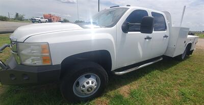 2014 Chevrolet Silverado 3500HD CC Work Truck   - Photo 2 - Schulenburg, TX 78956