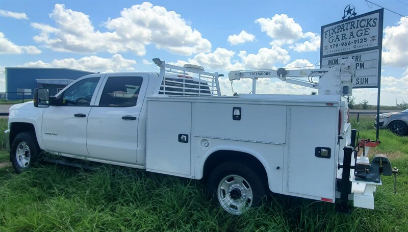 2019 Chevrolet Silverado 2500 Work Truck - Photo 1 - Schulenburg, TX 78956