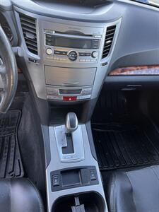 2011 Subaru Outback 2.5i Limited - Photo 18 - Sacramento, CA 95827