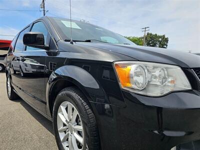 2019 Dodge Grand Caravan SXT   - Photo 10 - Ontario, CA 91761